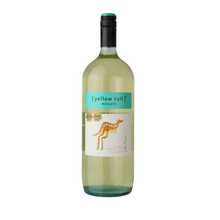  YELLOW TAIL MOSCATO 1.5LTR